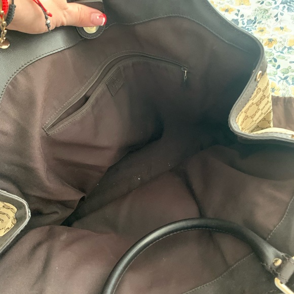GUCCI Authentic Tote Handbag!!!❤️ - Picture 2 of 6